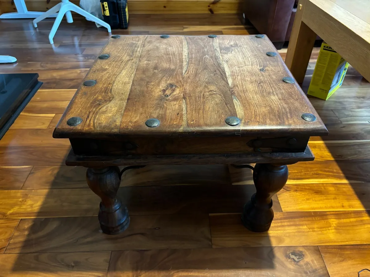 Walnut coffee table - Image 1
