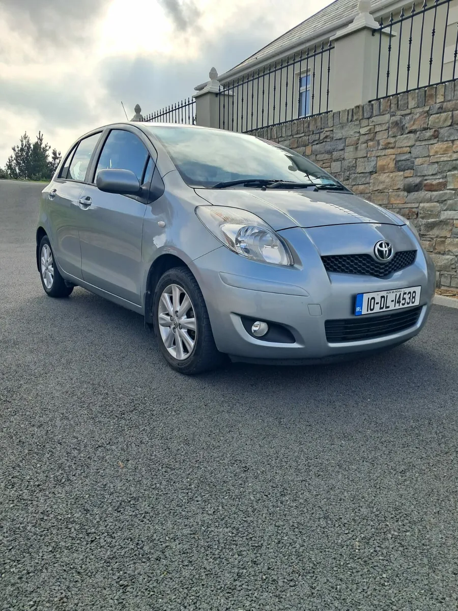 Toyota yaris 5dr hatch - Image 1