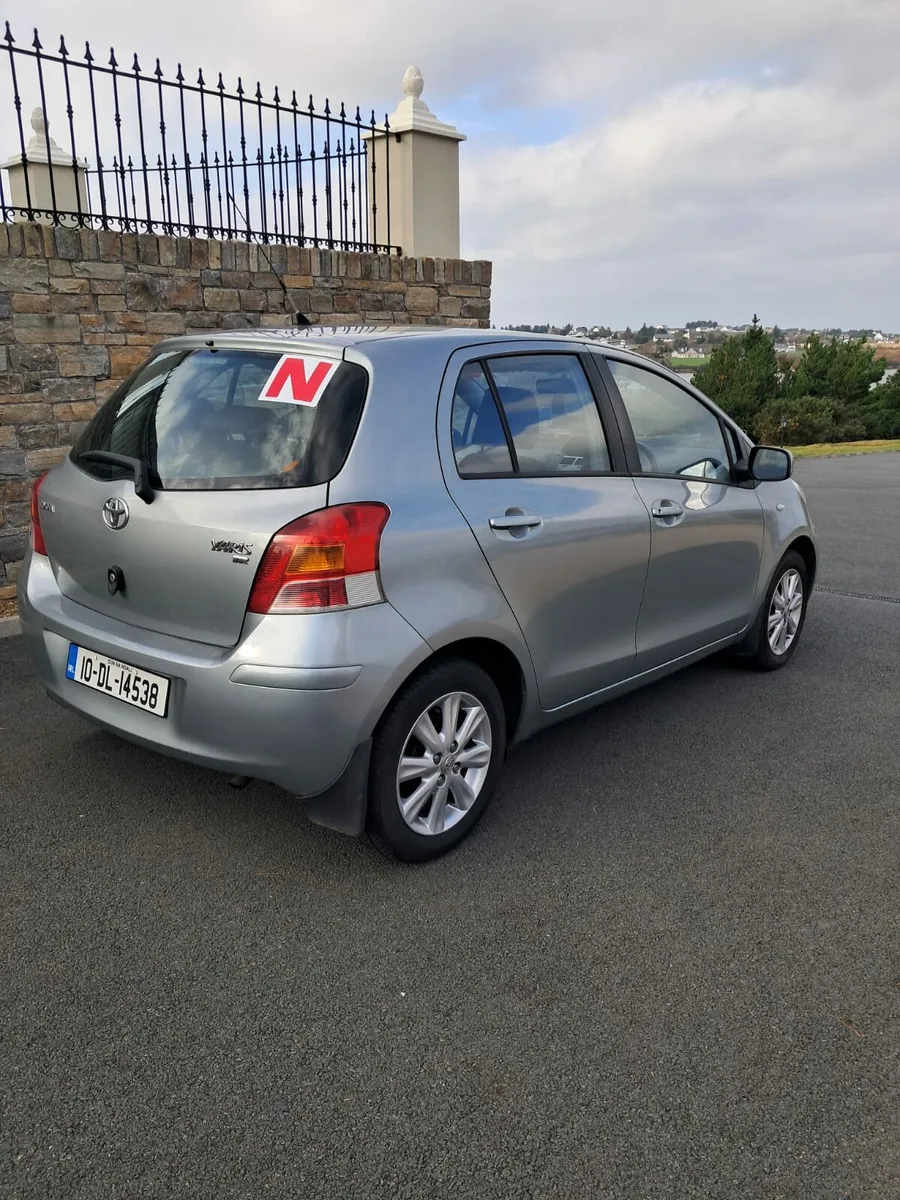 Toyota yaris 5dr hatch - Image 4
