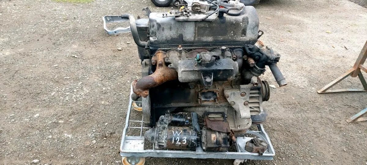 Mercedes W123/W102 Parts - Image 1