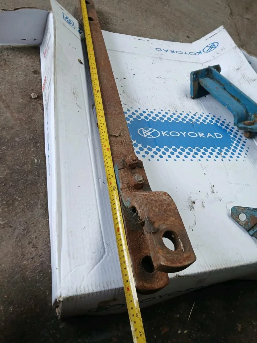 Ford 4000 long drawbar cab brackets - Image 1