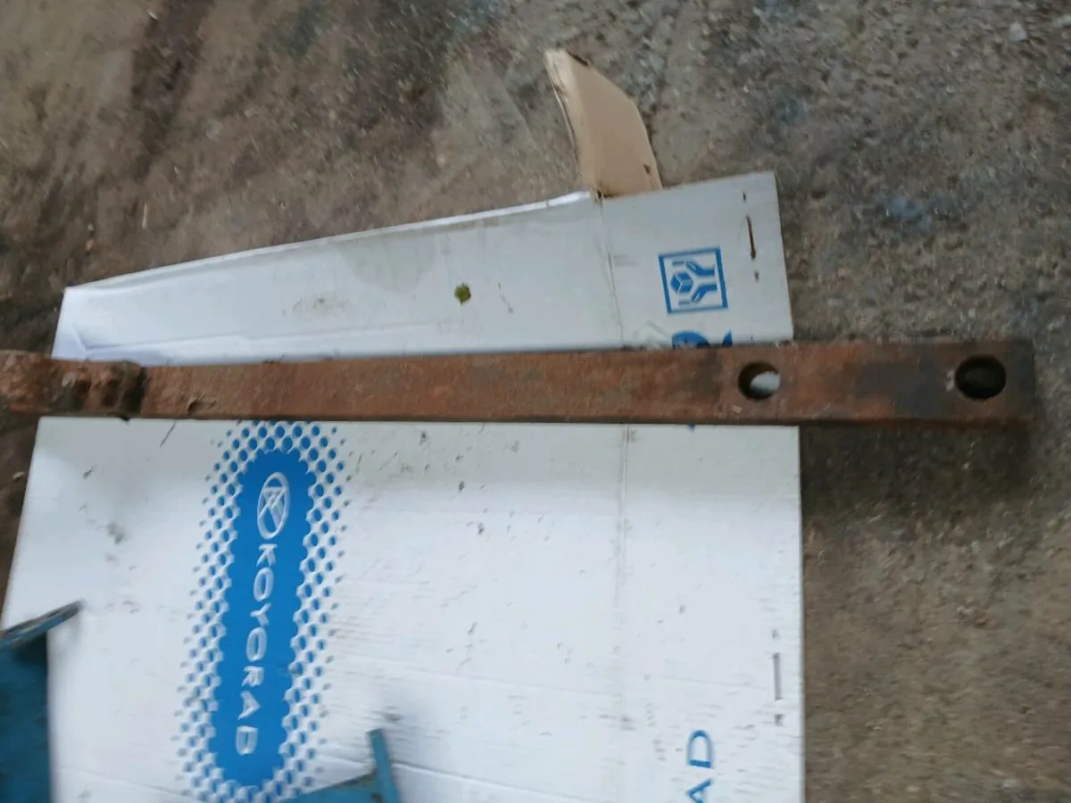 Ford 4000 long drawbar cab brackets - Image 2