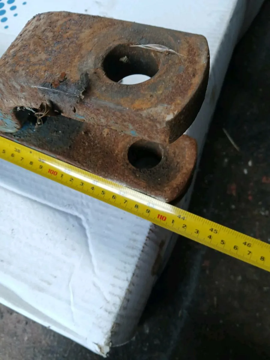 Ford 4000 long drawbar cab brackets - Image 3
