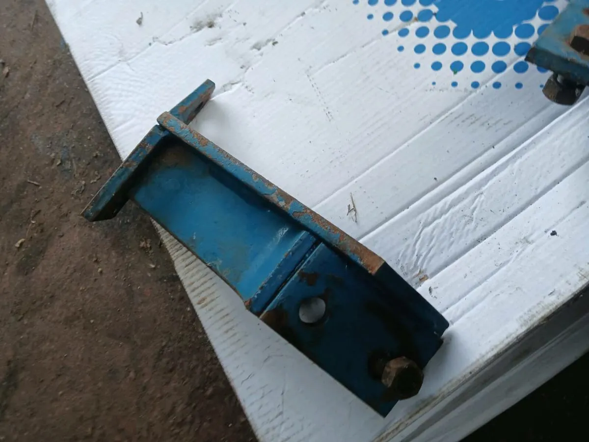 Ford 4000 long drawbar cab brackets - Image 4