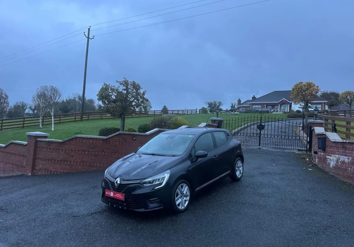 2020 Renault Clio. - Image 2