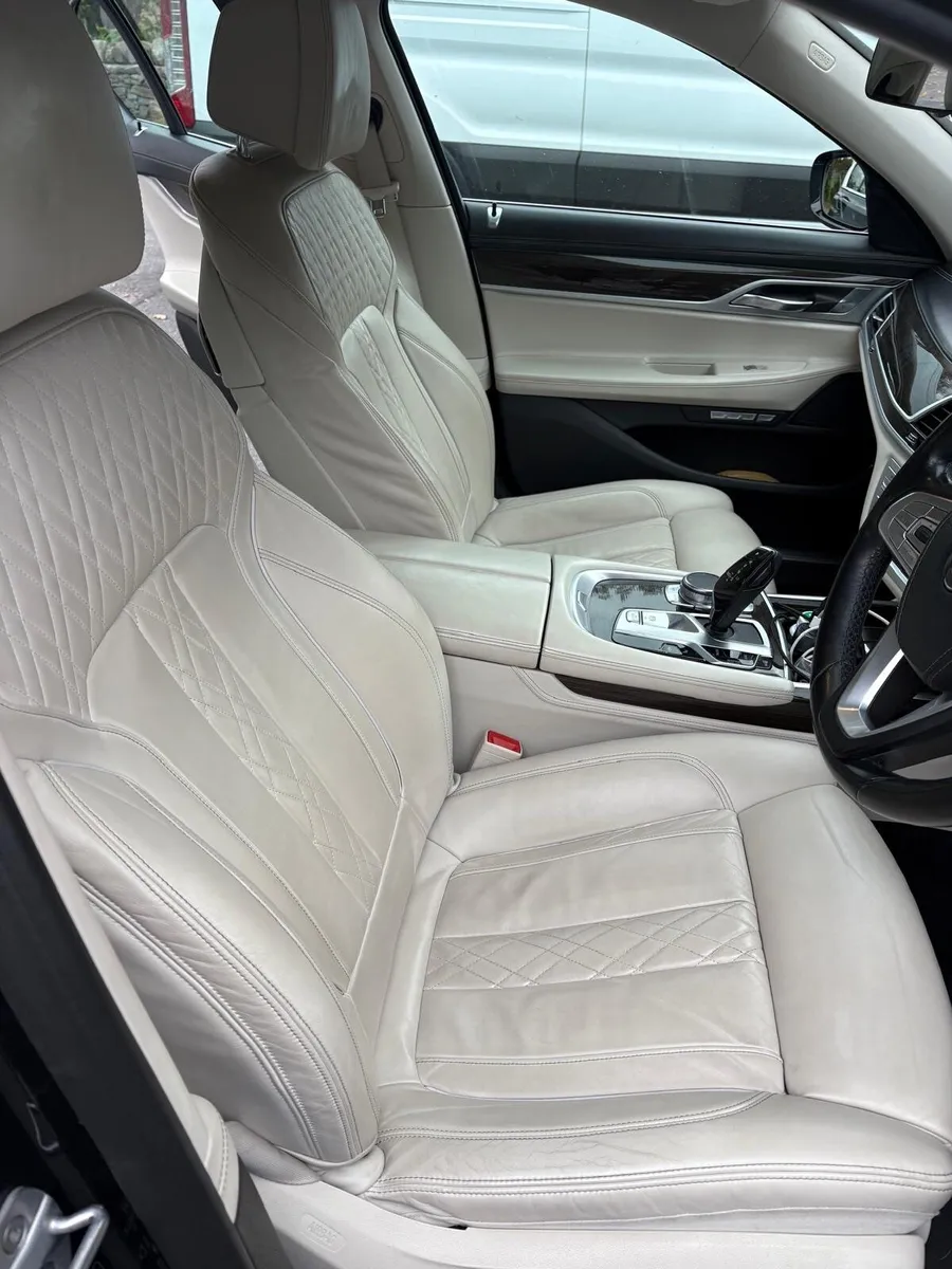 BMW 7-Series 2017 - Image 2