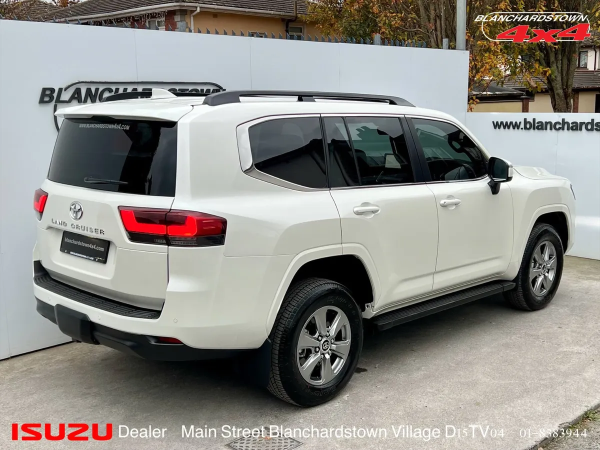 TOYOTA LAND CRUISER LC300 3.3 TwinTurbo V6 AMAZON - Image 2