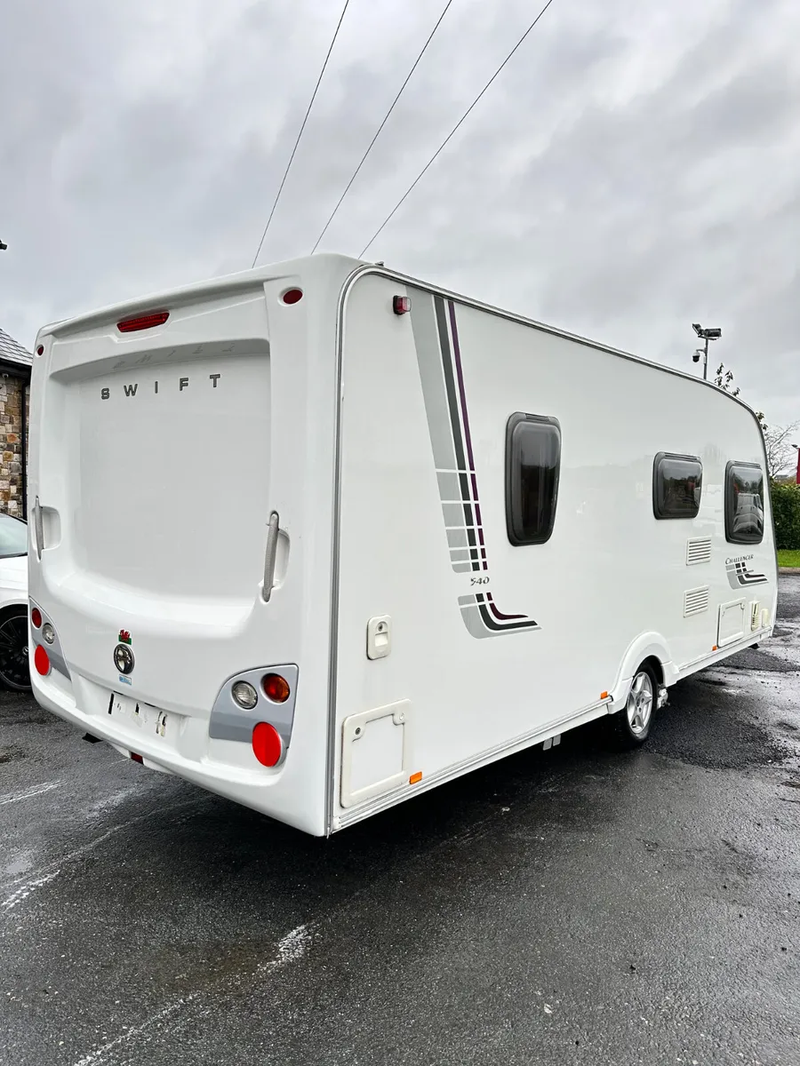 ✨STUNNING SWIFT CHALLENGER 4 BERTH FIXED BED ✨ - Image 2
