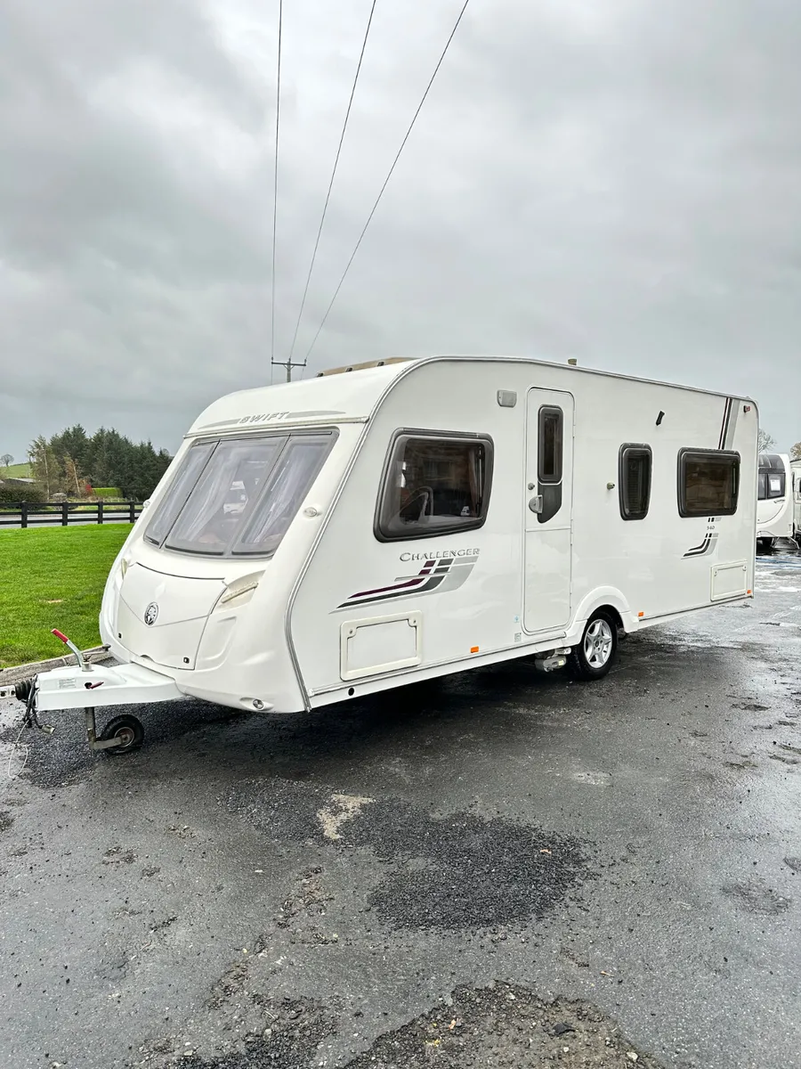 ✨STUNNING SWIFT CHALLENGER 4 BERTH FIXED BED ✨ - Image 1