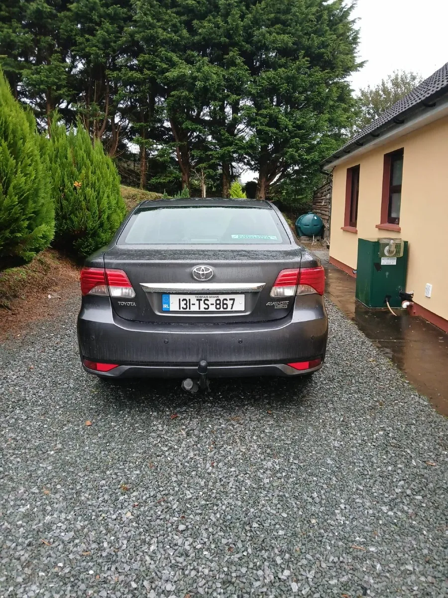 Toyota Avensis 2013 - Image 2