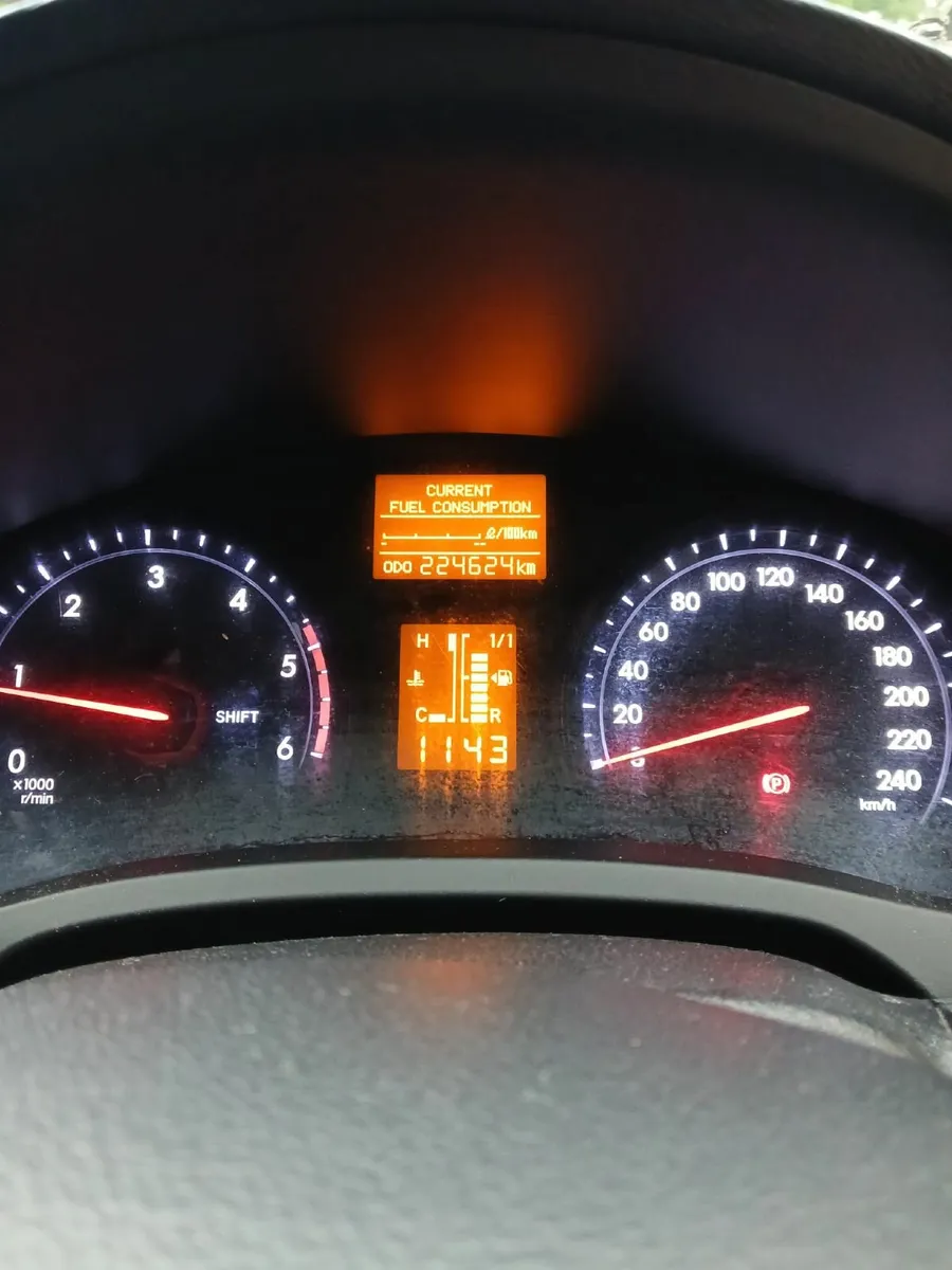 Toyota Avensis 2013 - Image 4