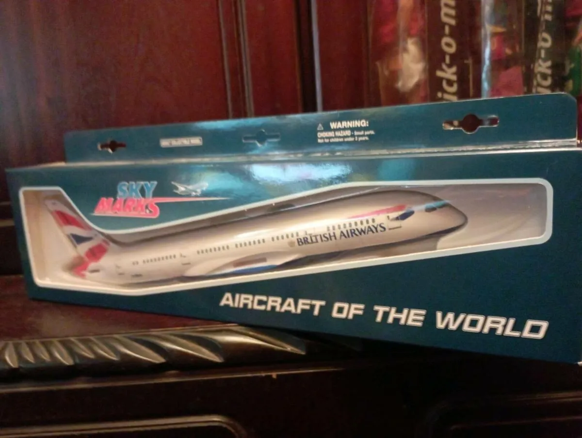 SKY MARKS XL BRIITISH AIRWAYS  AIRBUS  A380 - Image 1