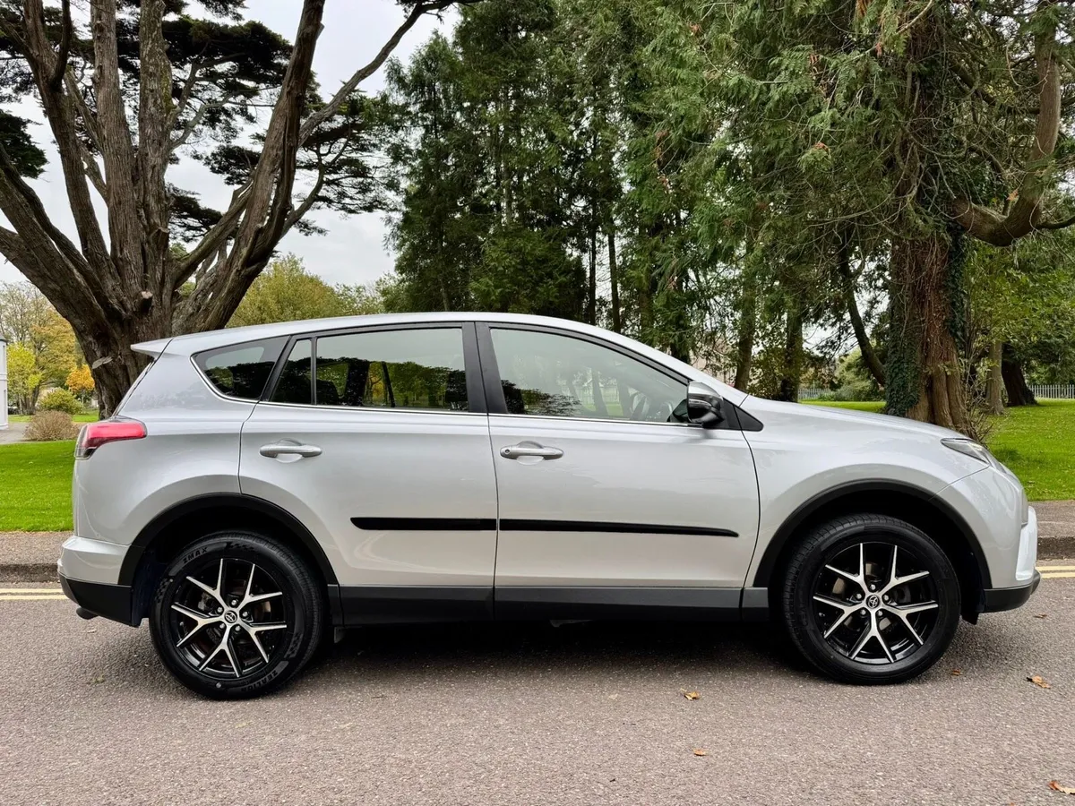 Toyota RAV4 Luna Sport 🔥NCT 10-27🔥 - Image 3