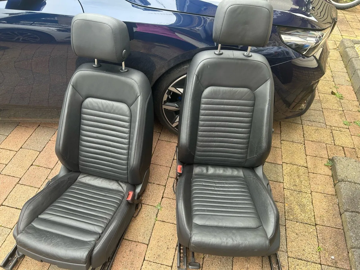 Leather seats for Passat - Image 2
