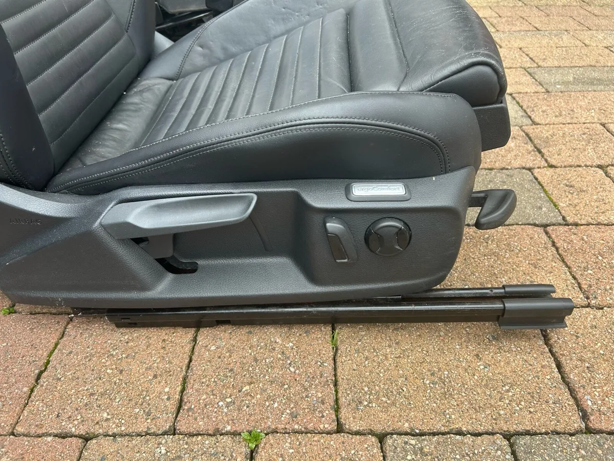 Leather seats for Passat - Image 3