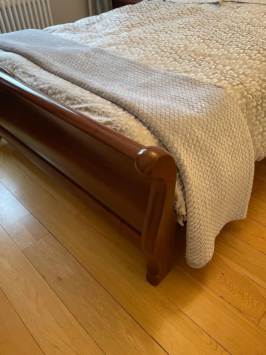 Sleigh Bed - Image 3