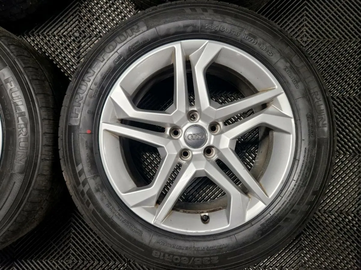 Audi Q5 18" **Original Audi + All Season Tyres** - Image 4