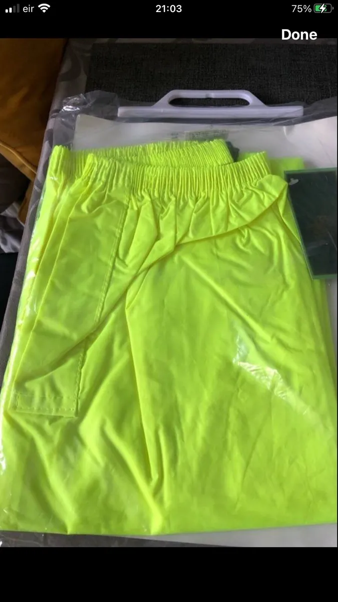 Mens new rain bottoms size XL €15 - Image 2