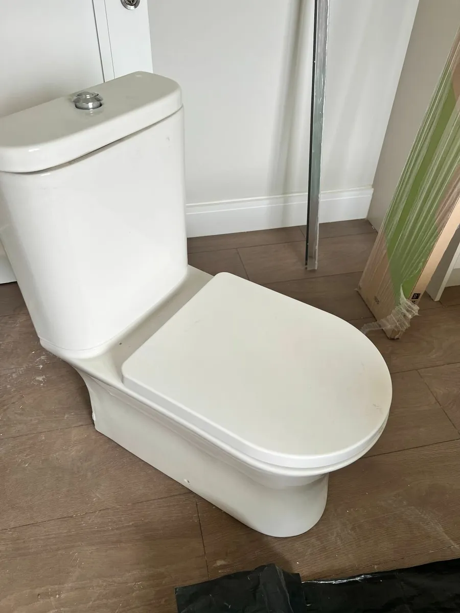 Brand new Sonas Fully Shrouded Close Coupled WC - Image 4