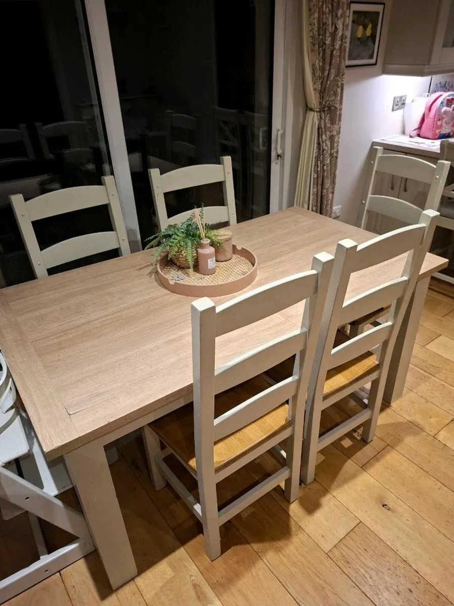 Dining table and chairs - Image 1