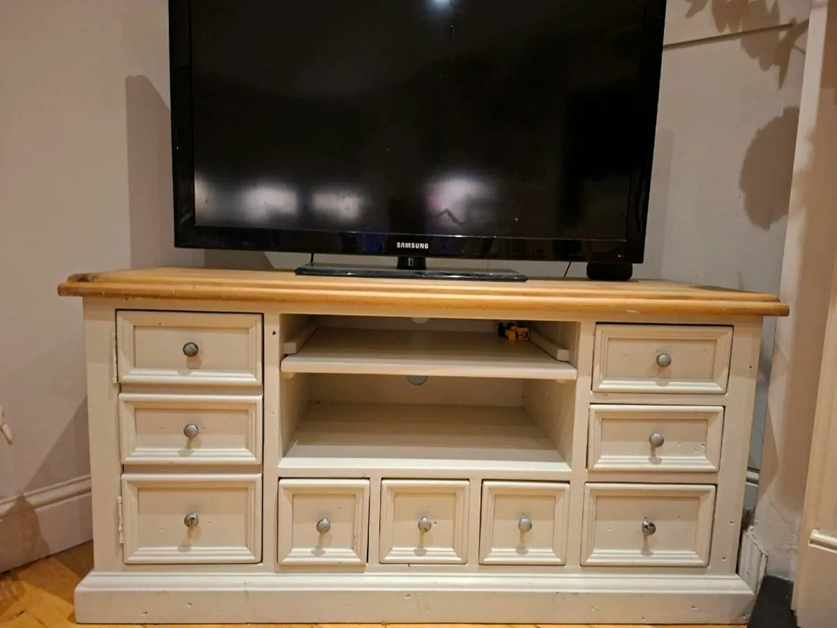 TV stand - Image 2