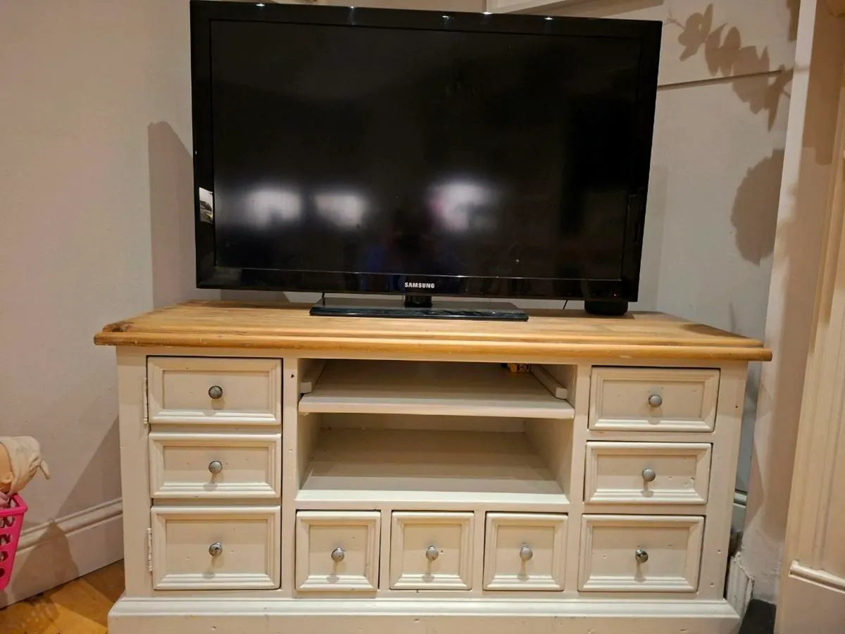 TV stand - Image 3