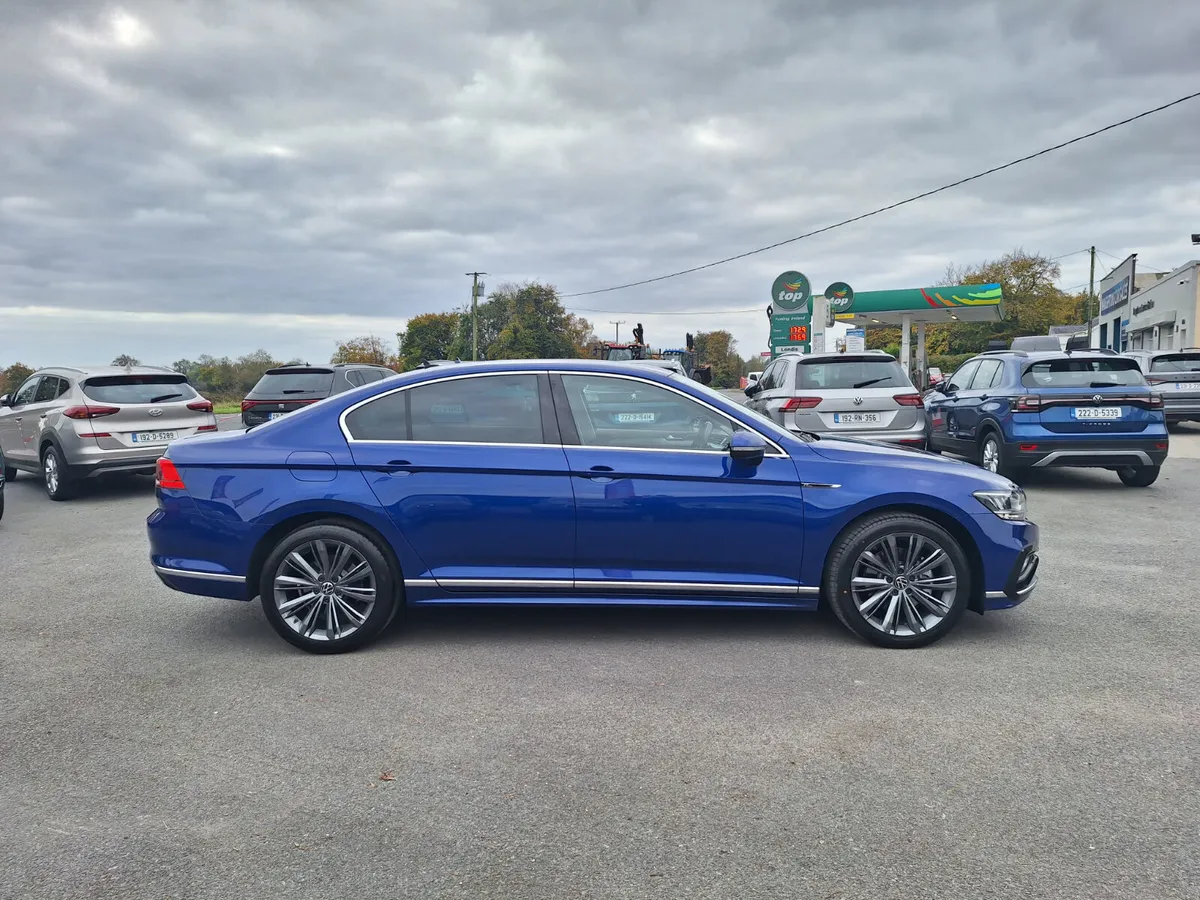 Volkswagen Passat R-Line DSG *Top Spec/Leather - Image 2