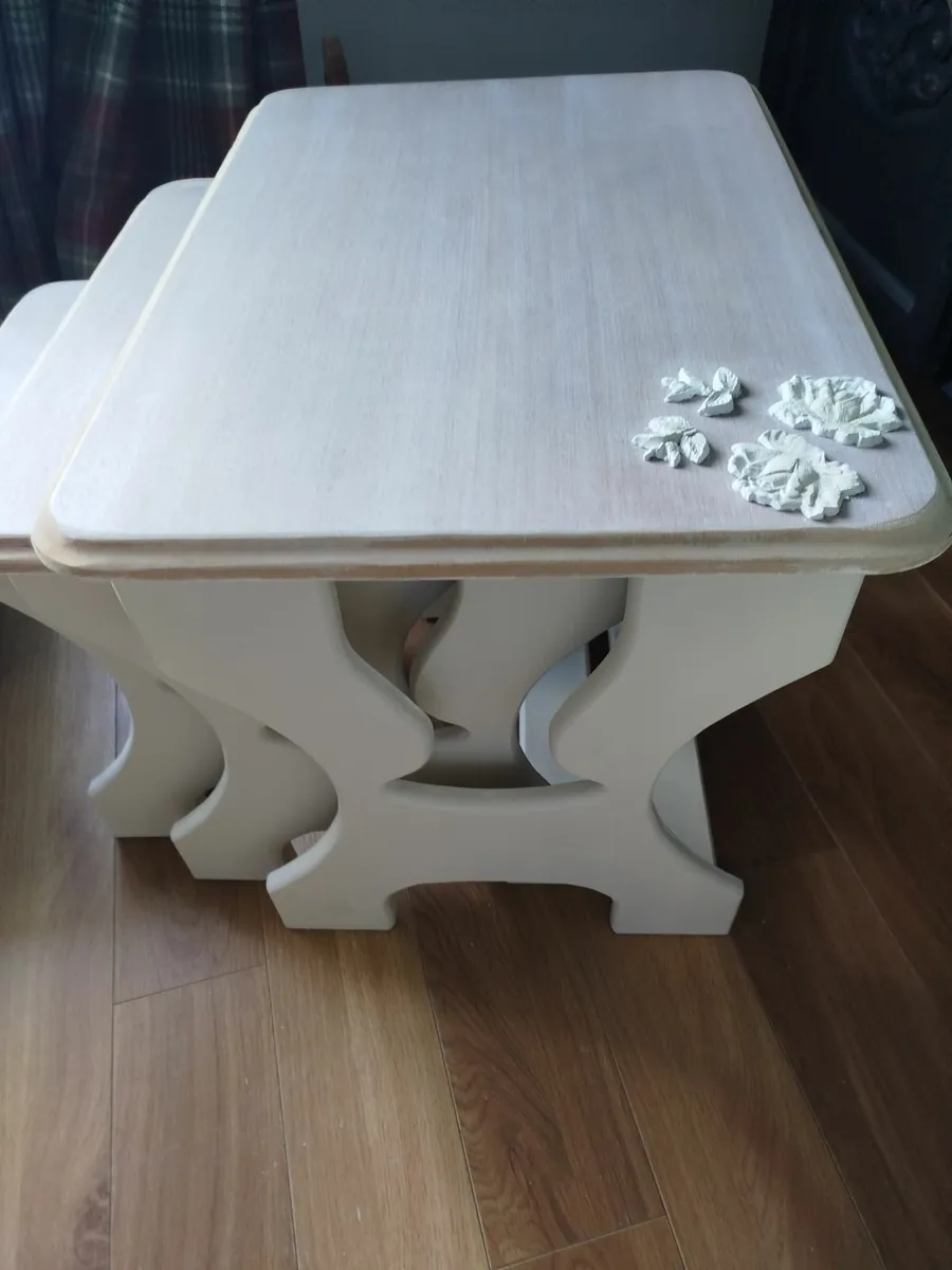 Nest of tables - Image 1