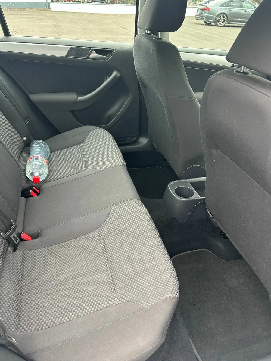 Volkswagen Jetta 2012 - Image 3