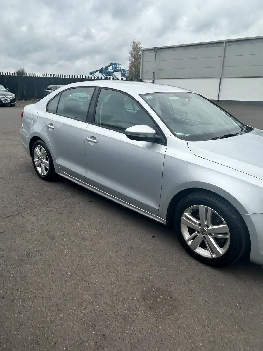 Volkswagen Jetta 2012 - Image 4