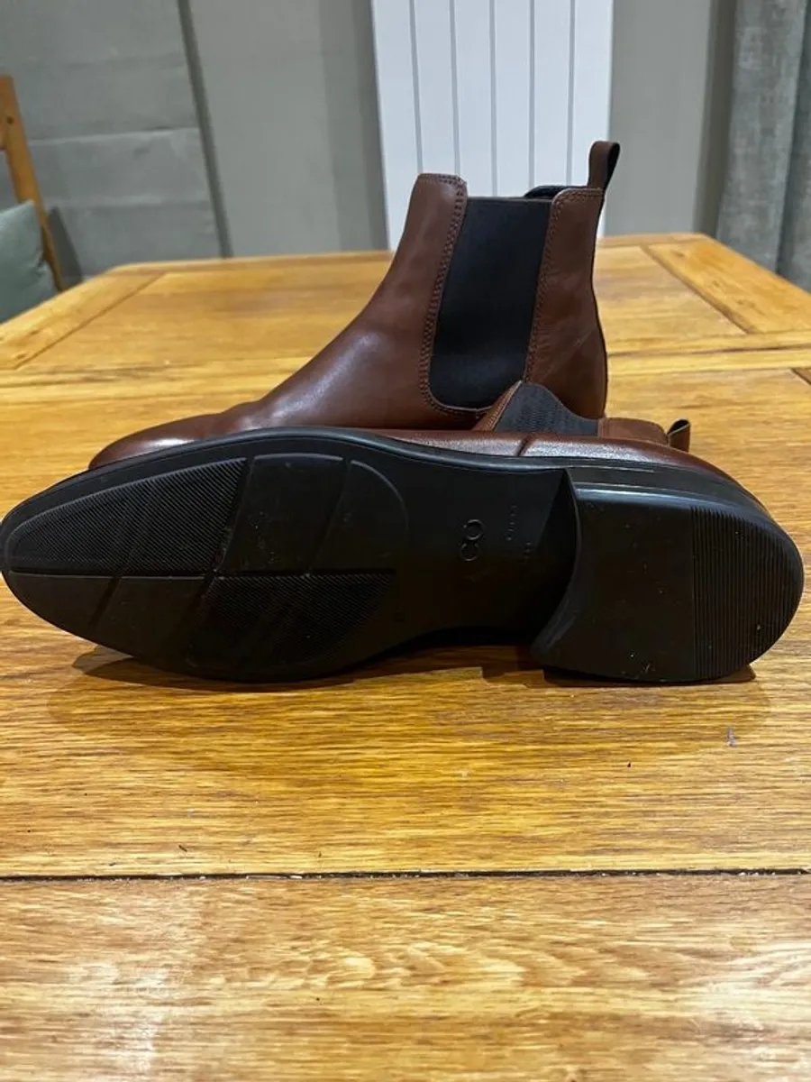 Ecco Chelsea Boots. Two pairs. Size 9/43 - Image 3