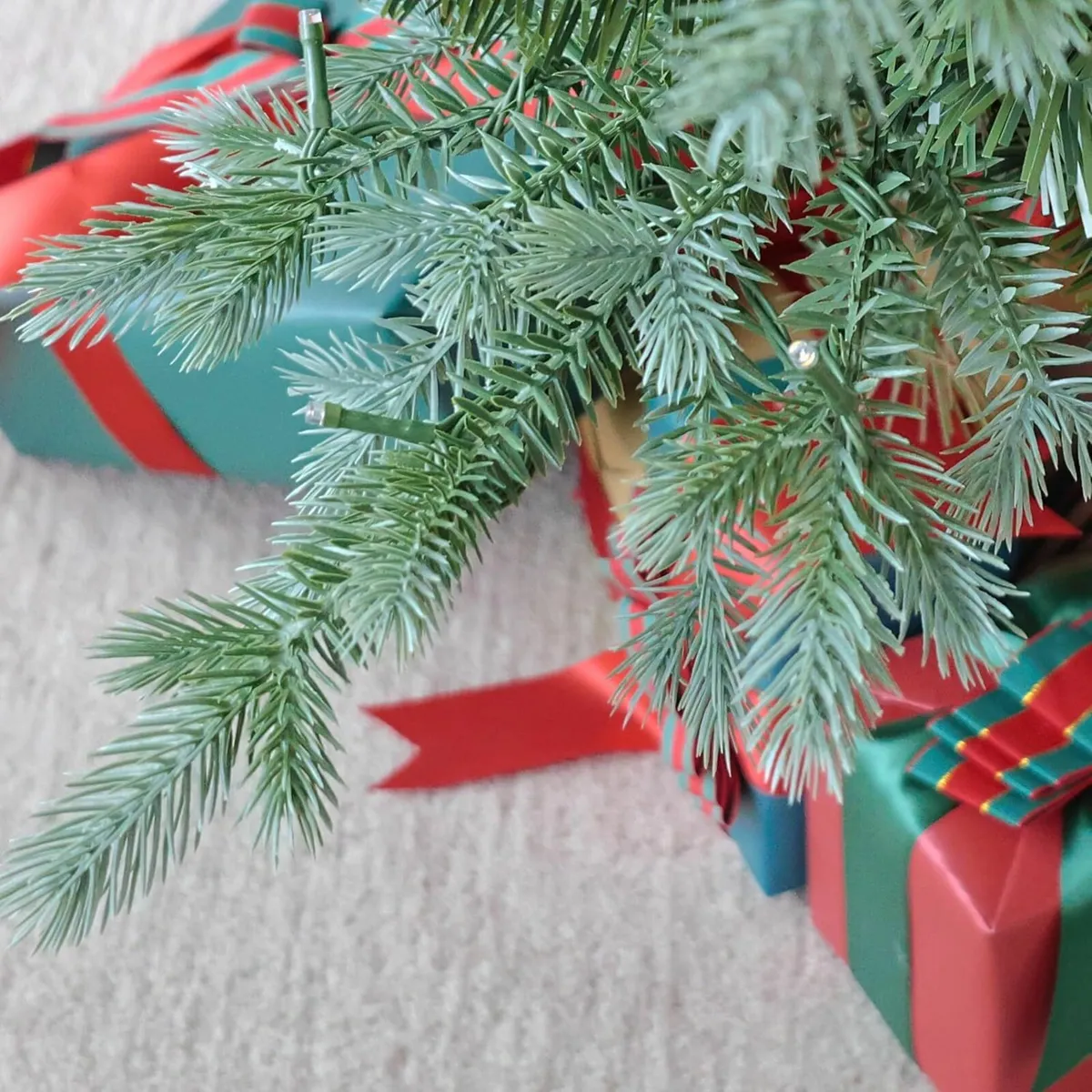 2.1cm 7ft Premium Christmas Tree 450 LED Lights - Image 4