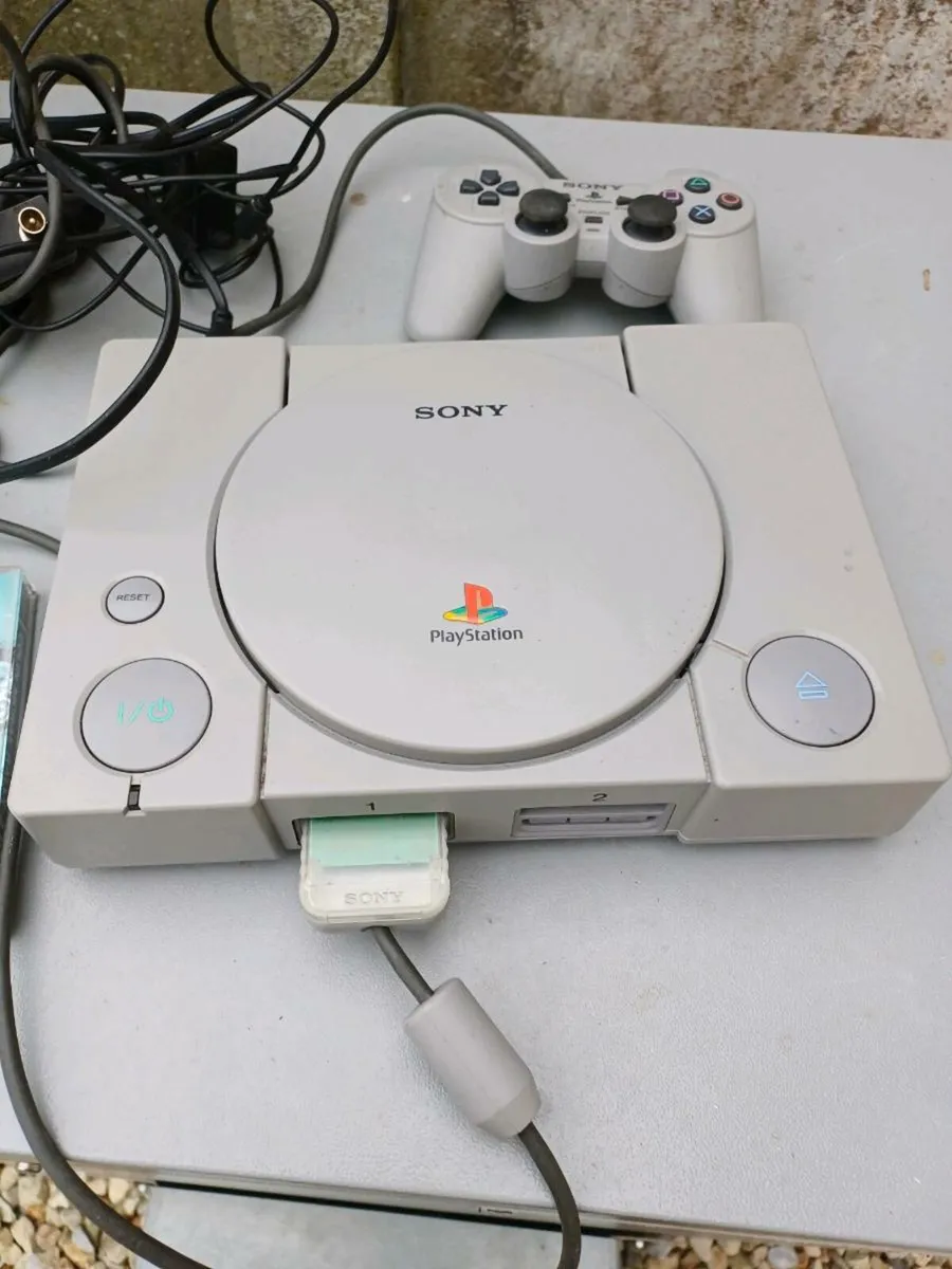 Vintage Sony PlayStation 1 - Image 2