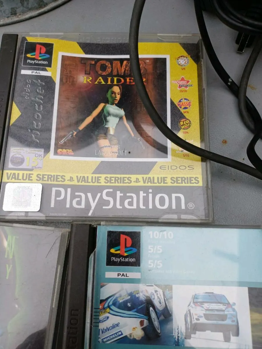 Vintage Sony PlayStation 1 - Image 4