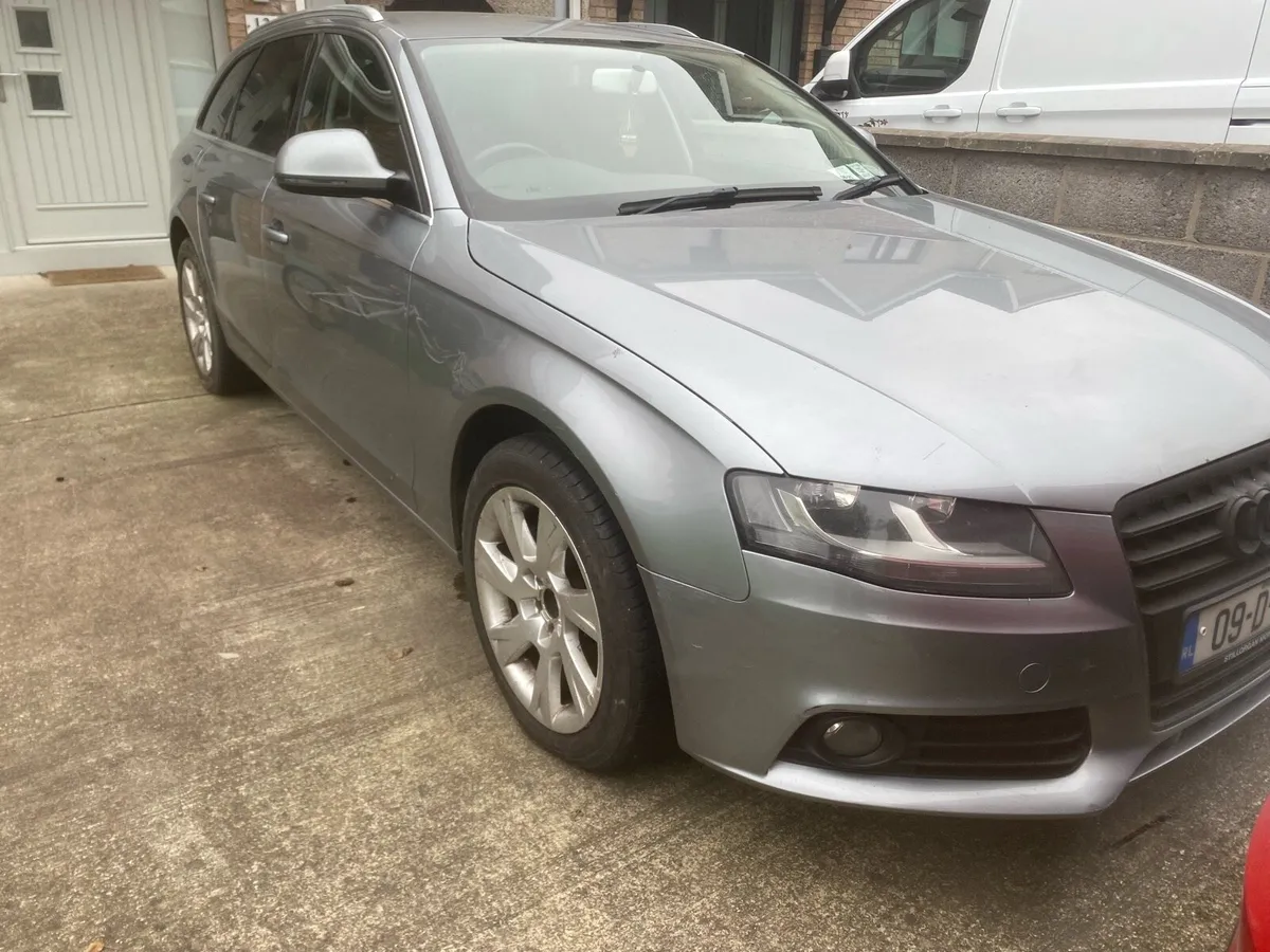 Audi A4 estate - Image 2