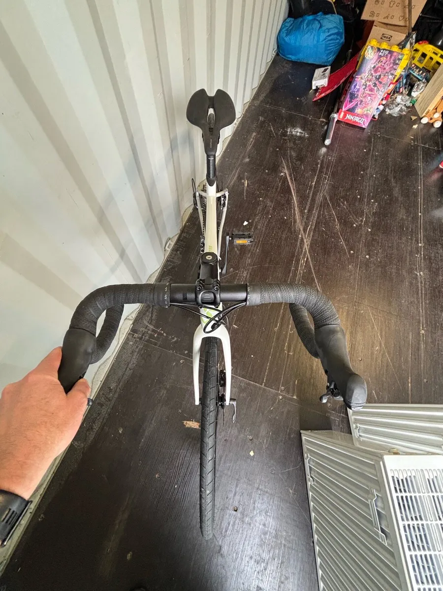 Giant Liv Avail AR 4 Women’s Road Bike - Image 4