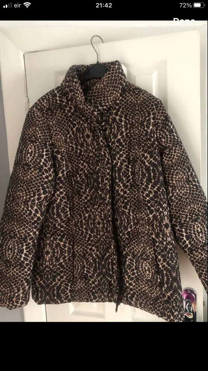 Ladies stunning coat size 20 €15 - Image 1