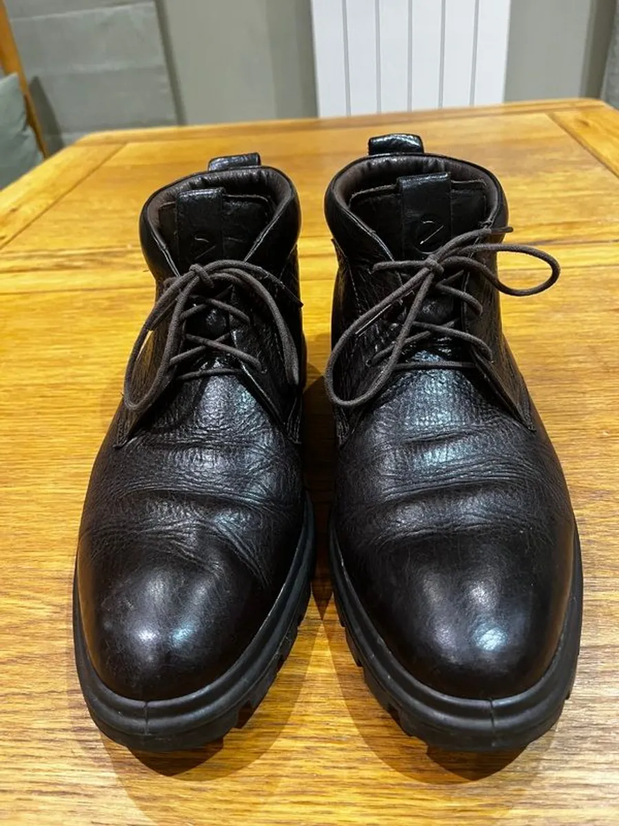 ECCO Chukka boot Size 9/43 dark brown. - Image 1
