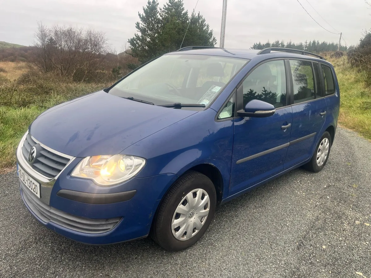 2010 Volkswagen touran - Image 2