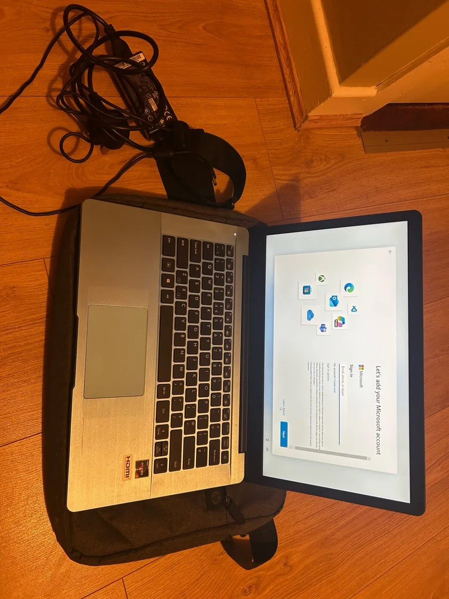 Laptop - Image 3