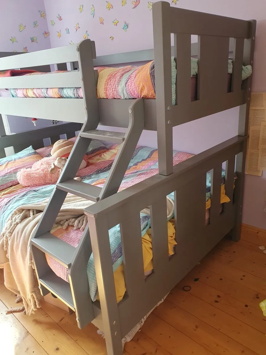 Triple bunk bed - Image 2
