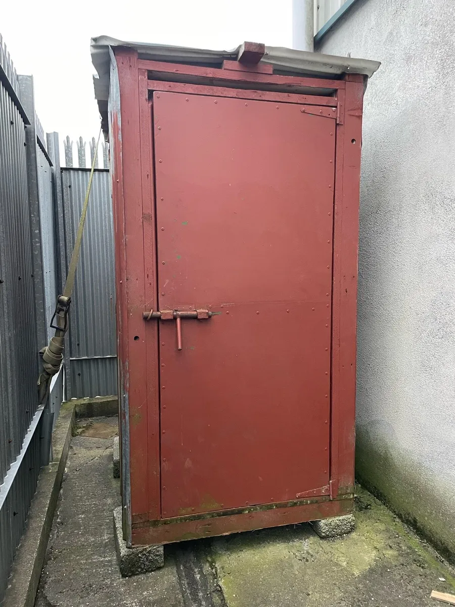 Site toilet - Image 1