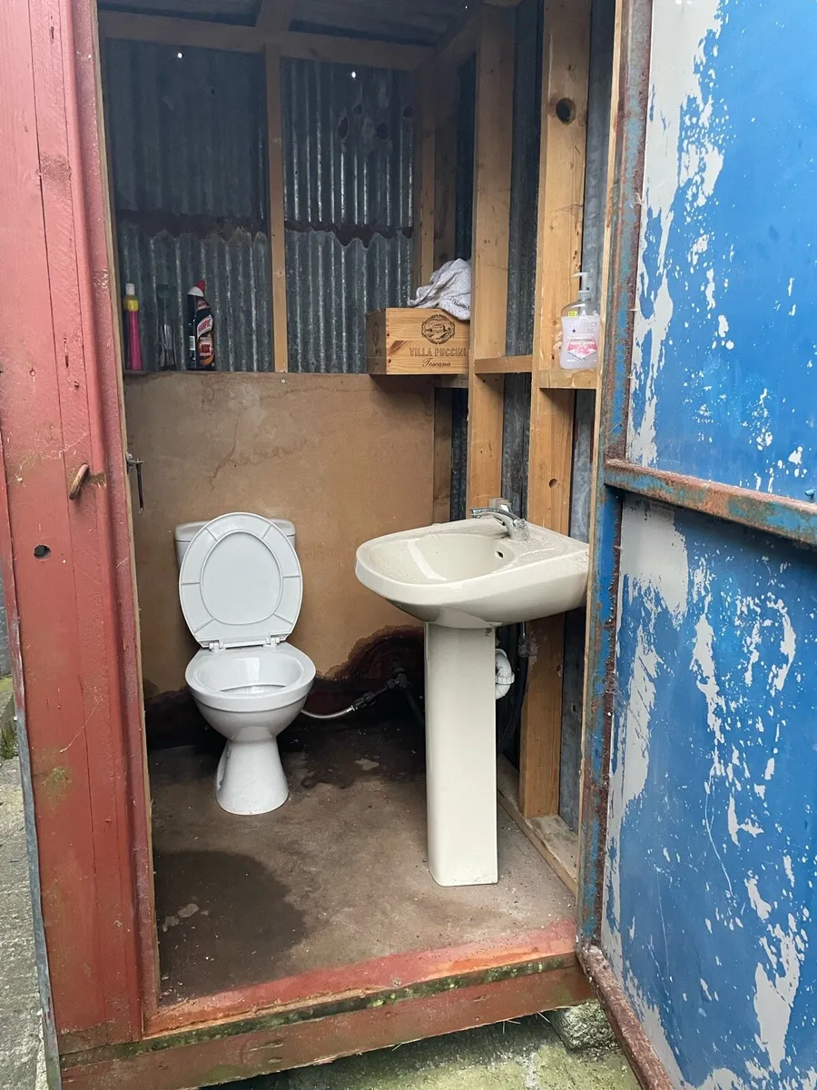 Site toilet - Image 2