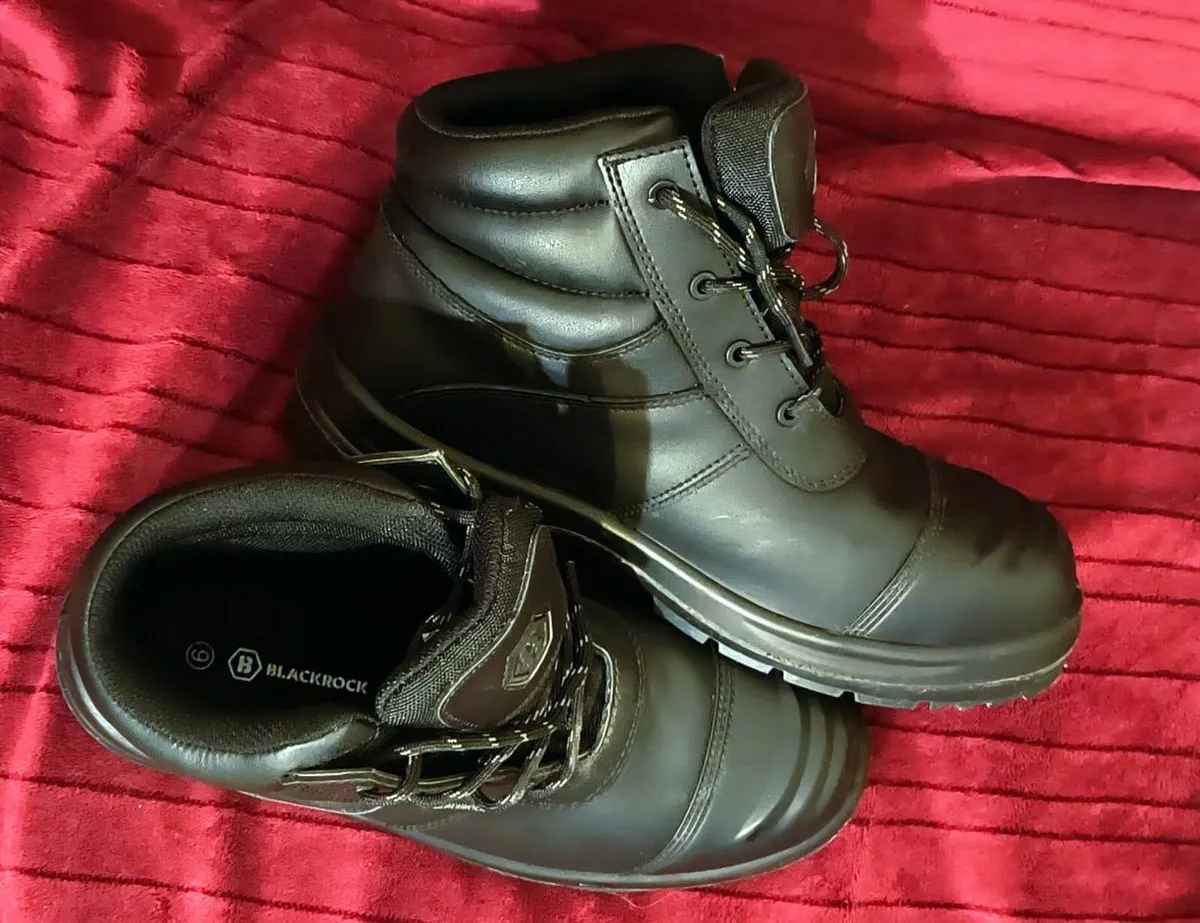 Avenger Waterproof Work Boots 9 size - Image 1