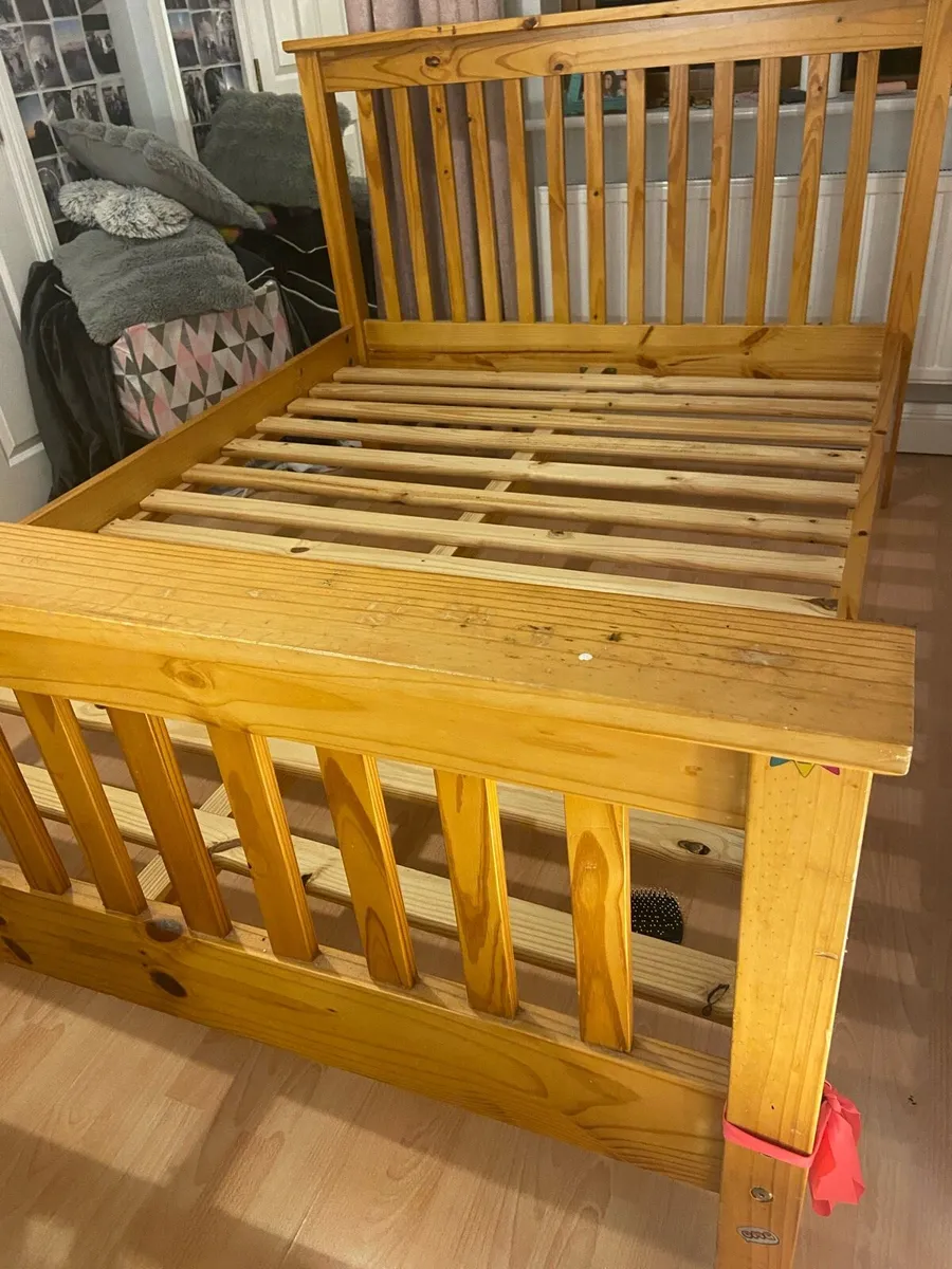 Bed 4ft 6 - Image 1