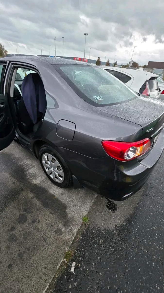 Car Toyota Corolla - Image 2