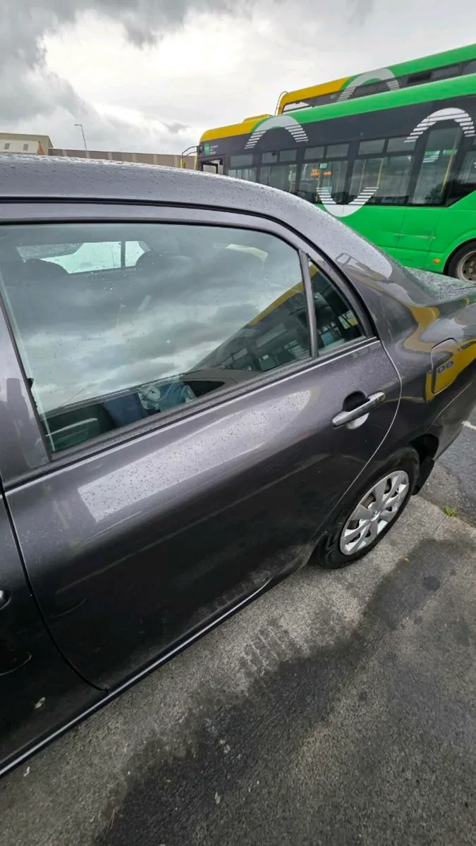 Car Toyota Corolla - Image 3