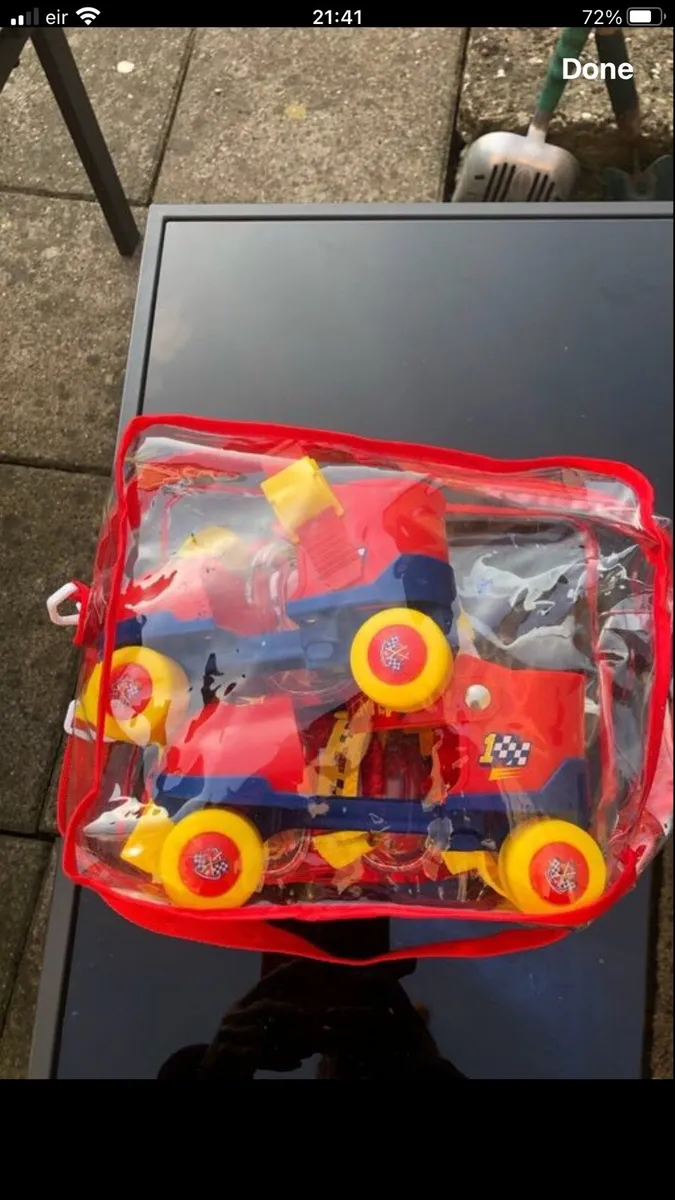 Child’s skates €10 - Image 1