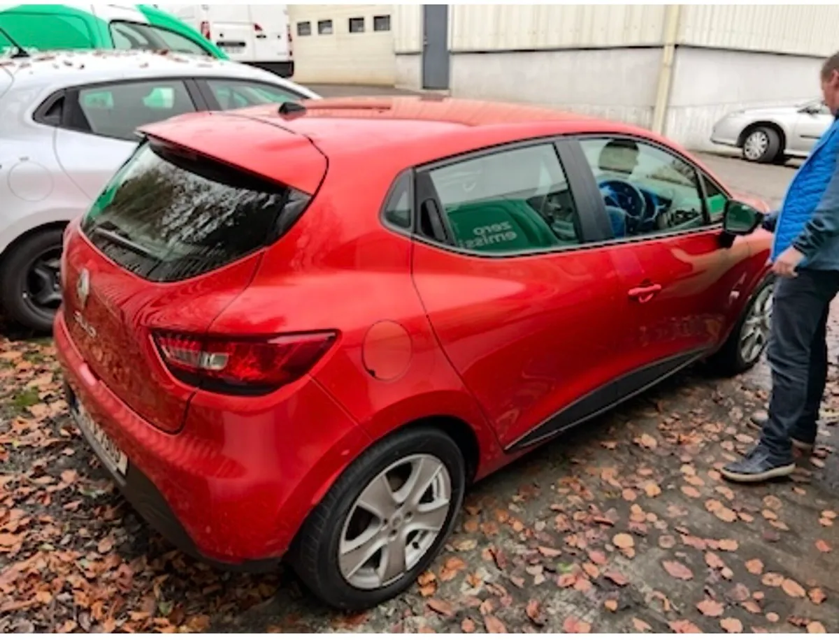 Renault Clio - Image 4