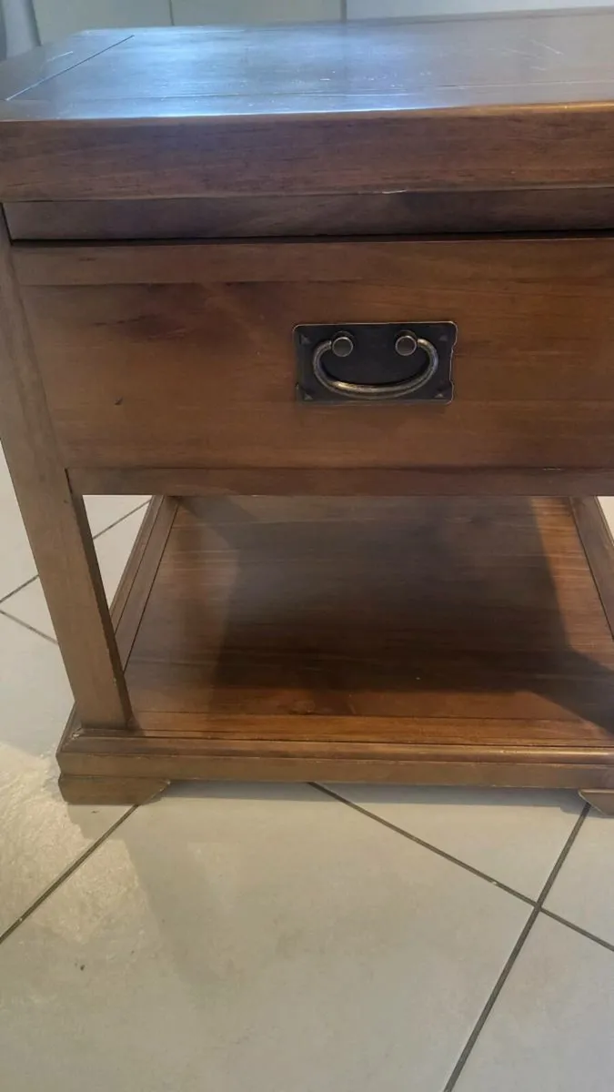 2 solid side Tables - Image 3